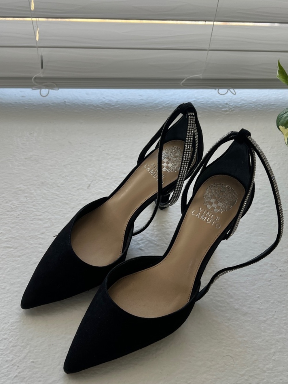 Vince Camuto Black Suede Pointed-Toe Ankle-Tie Pumps 8,5